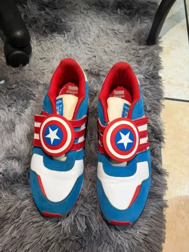 Tênis Adidas ZX700 Capitão América - Novo