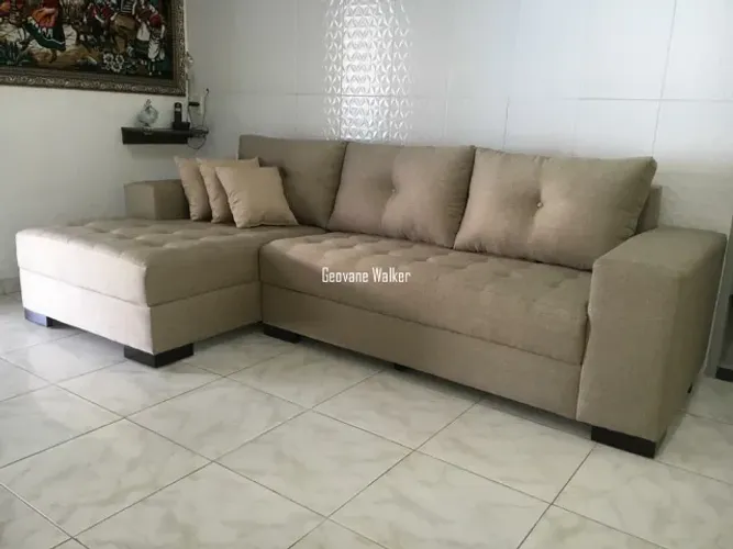 Sofás de alto padrão que unem conforto, sofisticação e design moderno.