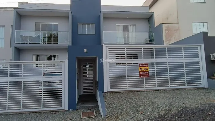 Aluga se apartamento térreo novo com 80 m2 - Apenas 750 metros da praia - Centro - Barra v