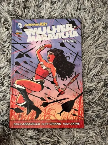 HQ Mulher Maravilha - Sangue (Capa Dura) de Brian Azzarello