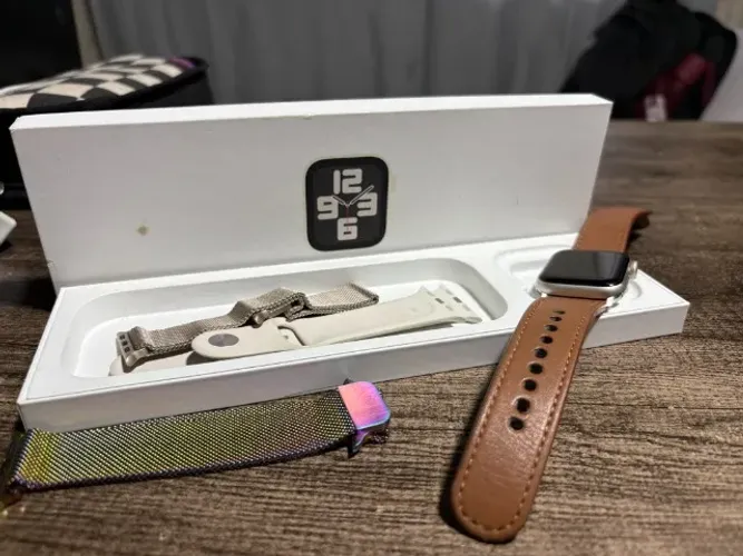 Apple Watch SE GPS | Original, ótimo estado, saúde de bateria alta e pouco usado