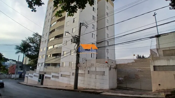 Apartamento com área privativa, 3 quartos, suíte e 2 vagas próximo à UFMG - Bairro São Fra