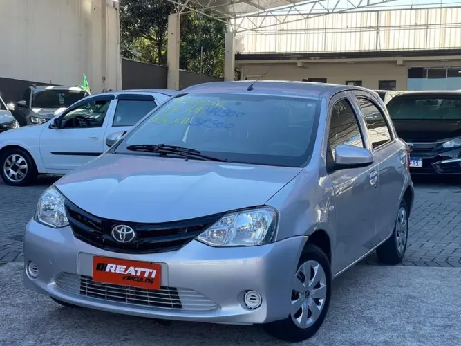 Toyota Etios X 1.3 Flex 16V 5P Mec. 2014