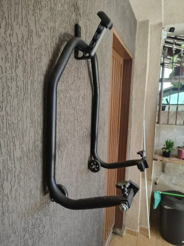 Cavalete para manutenção de moto