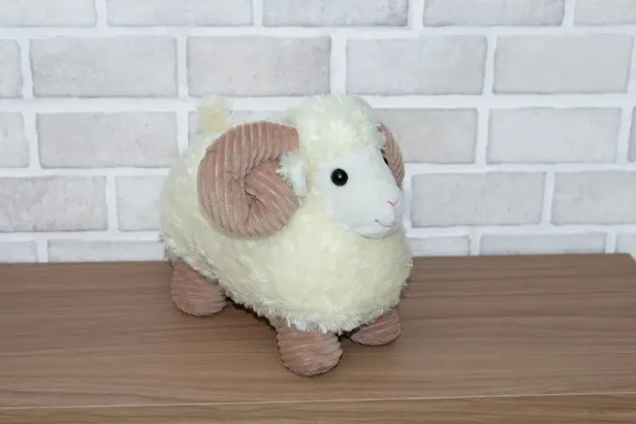 Ovelha de pelúcia funcionav