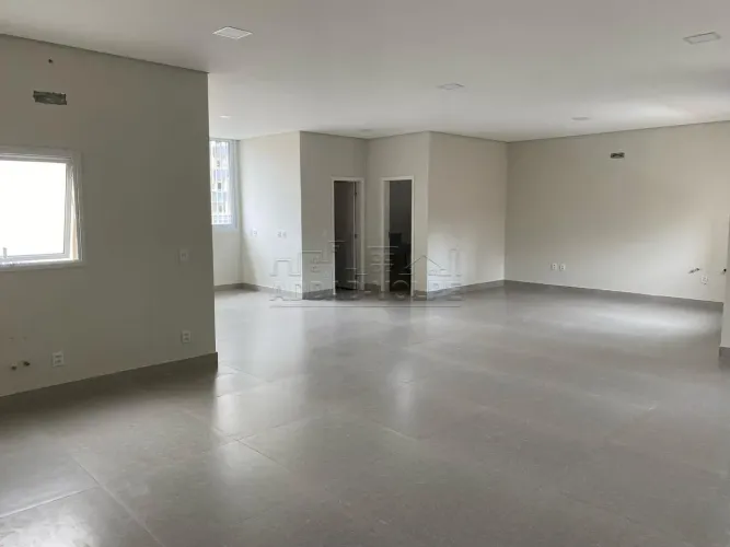 Excelente Salão Comercial Reformado e Atualizado, próximo ao Obeid Plaza Hotel!
