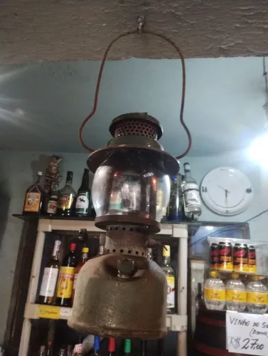 Lampião antigo a querosene relíquias