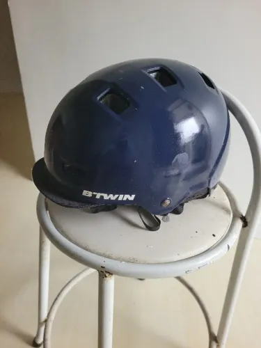 Capacete protetor para skatistas