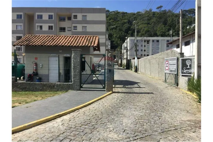 Apartamento com 2 dormitórios para alugar, 50m² - Pimenteiras - Teresópolis/RJ