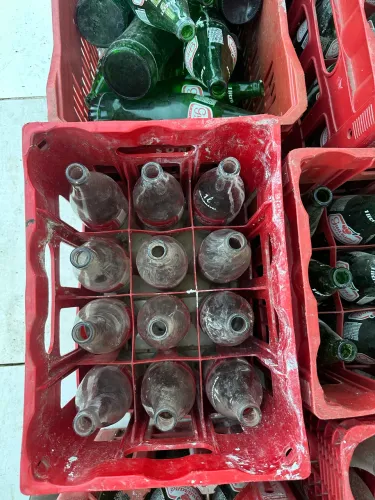 Caixas de refrigerante com vasilhames