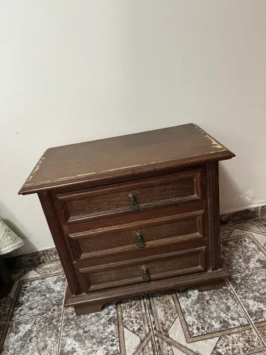 Mesa de Cabeceira em Madeira Maciça