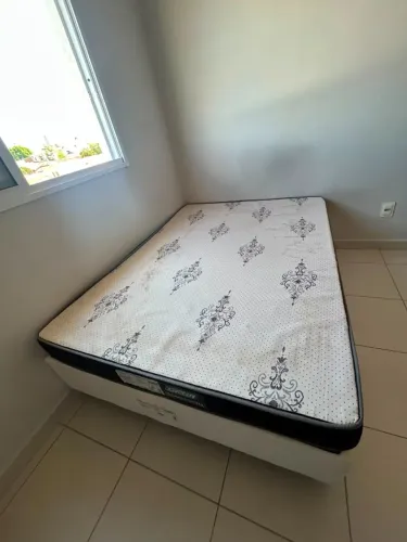 Cama de Casal Ótimo Estado - Pra Vender Logo