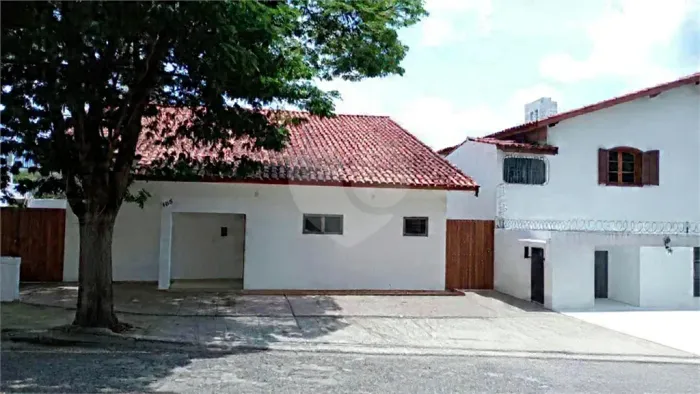 Casa comercial com 9 salas para locação no Parque Campolim em Sorocaba SP