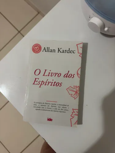 O LIVRO DOS ESPÍRITAS - Allan Kardec 