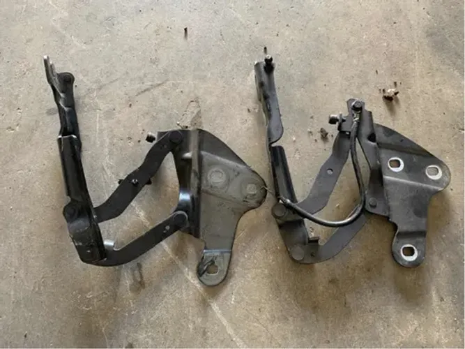 Braço Capô (par) Bmw X1 2010 / 2015