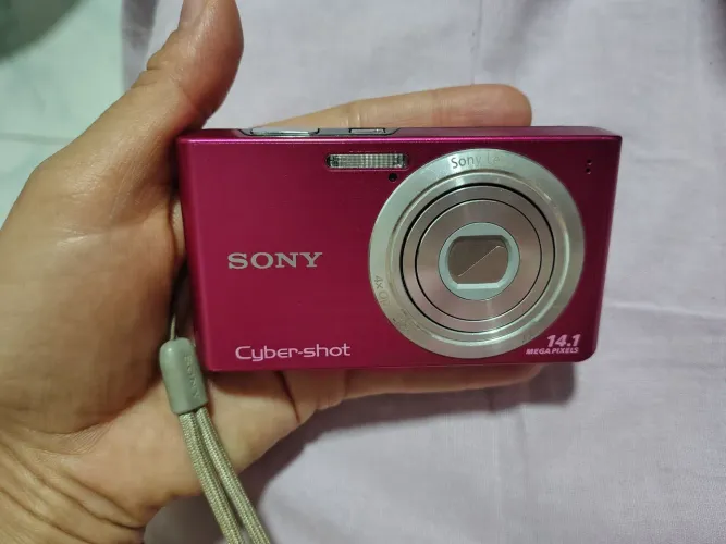 Câmera Digital Sony Cyber Shot 14.1 Mega Pixels Cybershot