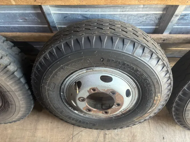 Pneu e Roda 750-16 LT Papaléguas G8