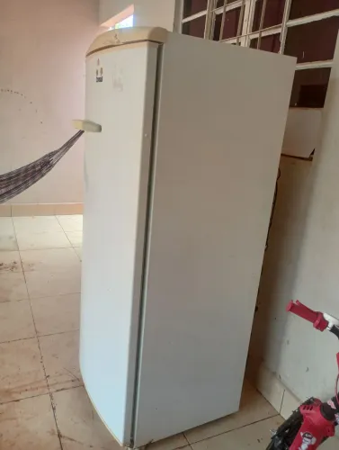 Geladeira funciona perfeitamente Entrego