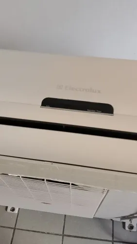 Ar condicionado Eletrolux 9000 BTUs revisado e higienizado.