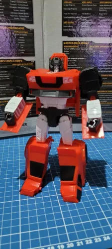 Transformers Generations Cyber Batallion Sideswipe