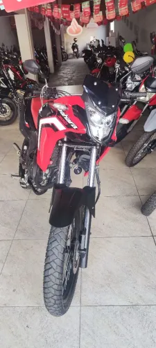 HONDA SAHARA 300 VERMELHA 2024 Shalon veículos Cariacica 