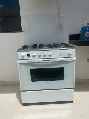 FOGÃO 6 BOCAS COM FORNO