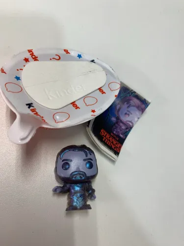 Hooper stranger things kinder joy