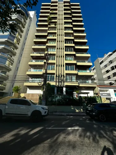 Excelente apto 2 por andar, de frente para a praça com vista para o mar com 4 dormitórios 