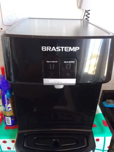 Vendo bebedouro bastemp semi-novo .