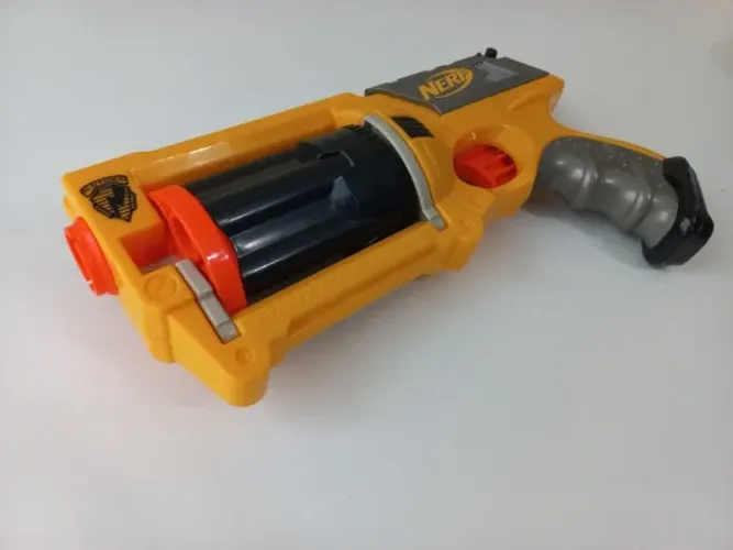 Nerf N-Strike Maverick REV-6