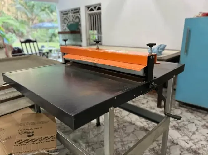 Máquina de Corte e Vinco 100cm - Extenso - sua fábrica de caixa de papelão