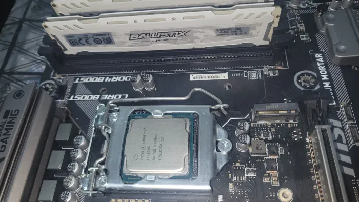 Mem RAM 2x8G 2400mhz Crucial full white