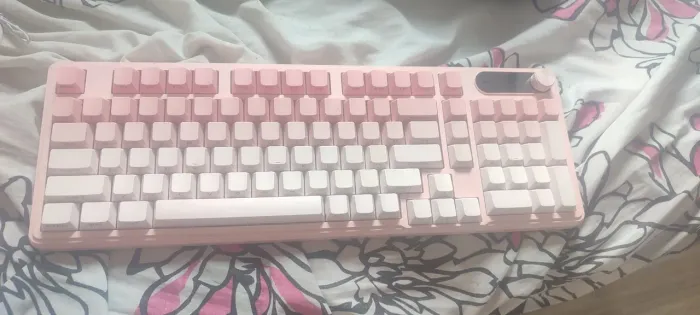 Teclado Gamer Semi-Mecânico Furycube IP98 RGB Rosa (Com Fio USB-C)