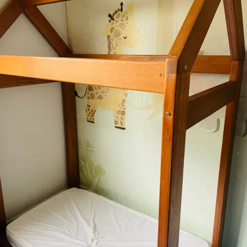 Cama Montessori madeira maciça + Colchão ortobom + Protetor Impermeável