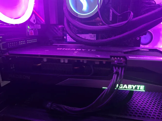Rx 7600 gigabyte 