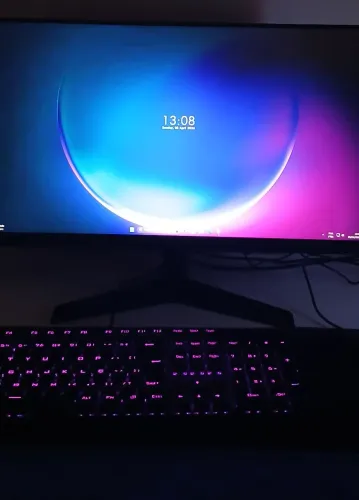 Monitor LG ultraGear 24' 180Hz Semi novo