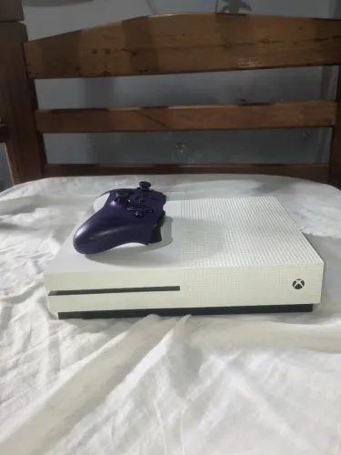 XBOX ONE S + CONTROLE