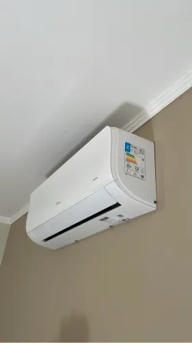 Ar Condicionado Midea Inverter 12.000BTUS Frio 220v com WiFi
