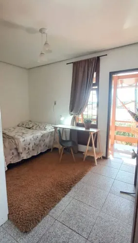 Quarto individual para mulheres/ casa familiar