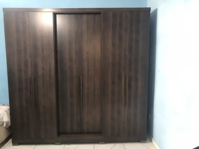Guarda roupa Bartira 6 portas 4 gavetas em perfeito estado. Só desmontado 1 vez