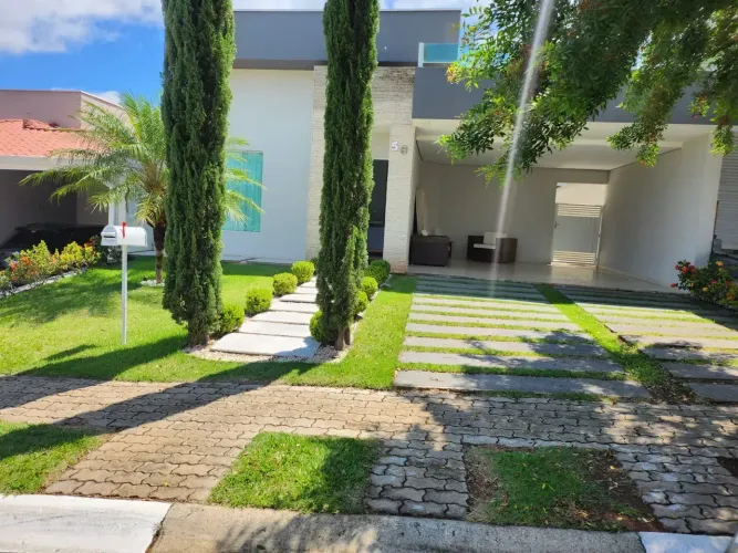 Imóvel para aluguel tem 160 metros quadrados com 3 quartos