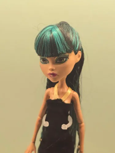 Monster High Cleo De Nile G1 - Sucata p/ Custom ou Restauração