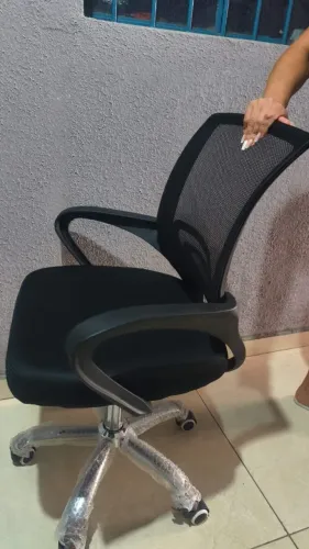 Vendo cadeira de escritorio esse valor ja com entrega sao nova aguenta 100kilos