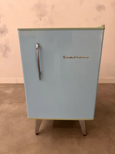 Frigobar Brastemp Retrô Azul bebê com Verde