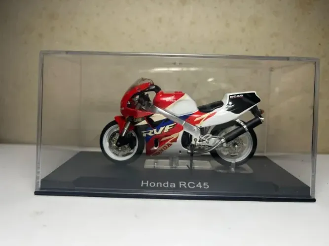 Miniatura Honda RC45 1:24 Altaya - Caixa Acrílico
