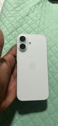 Vendo iPhone 16 normal 128GB chip virtual. Apenas 1 chip