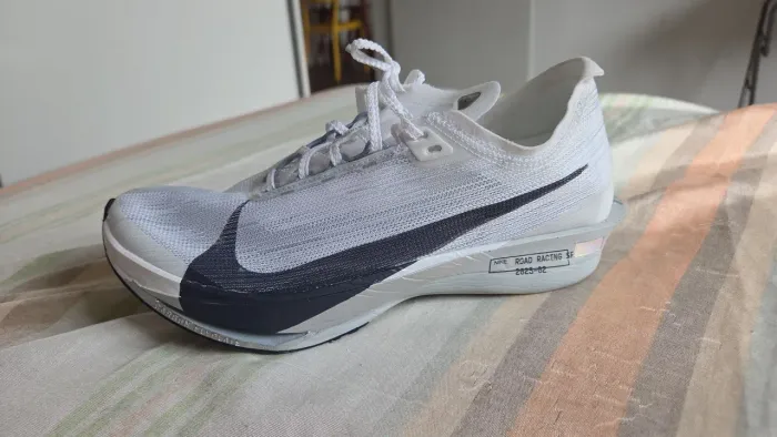 Vende-se Nike placa de Carbono