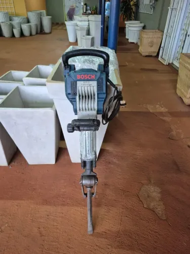 Martelo Demolidor Bosch GSH16-28 1750W 220V