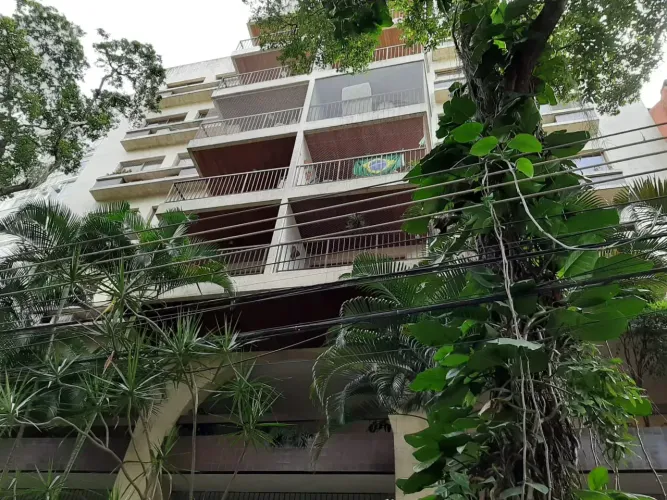 Apartamento para aluguel tem 135 metros quadrados com 3 quartos