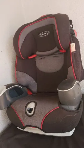 Cadeirinha infantil carro Glaco está sem o cinto